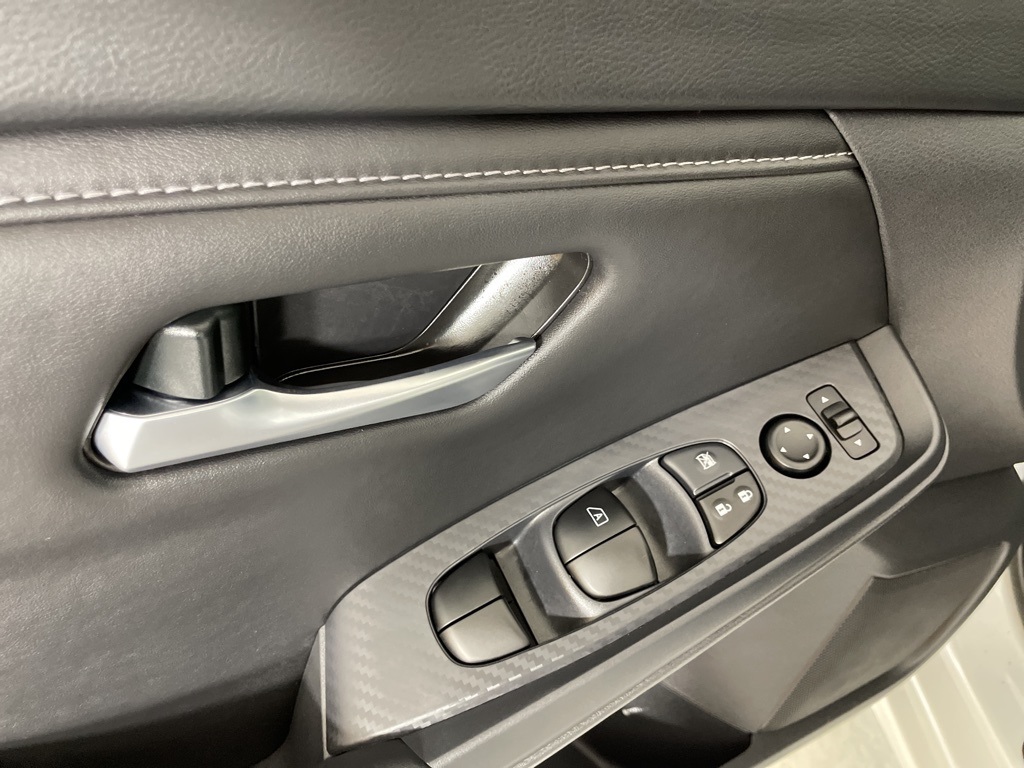2025 Nissan Sentra SV photo 14