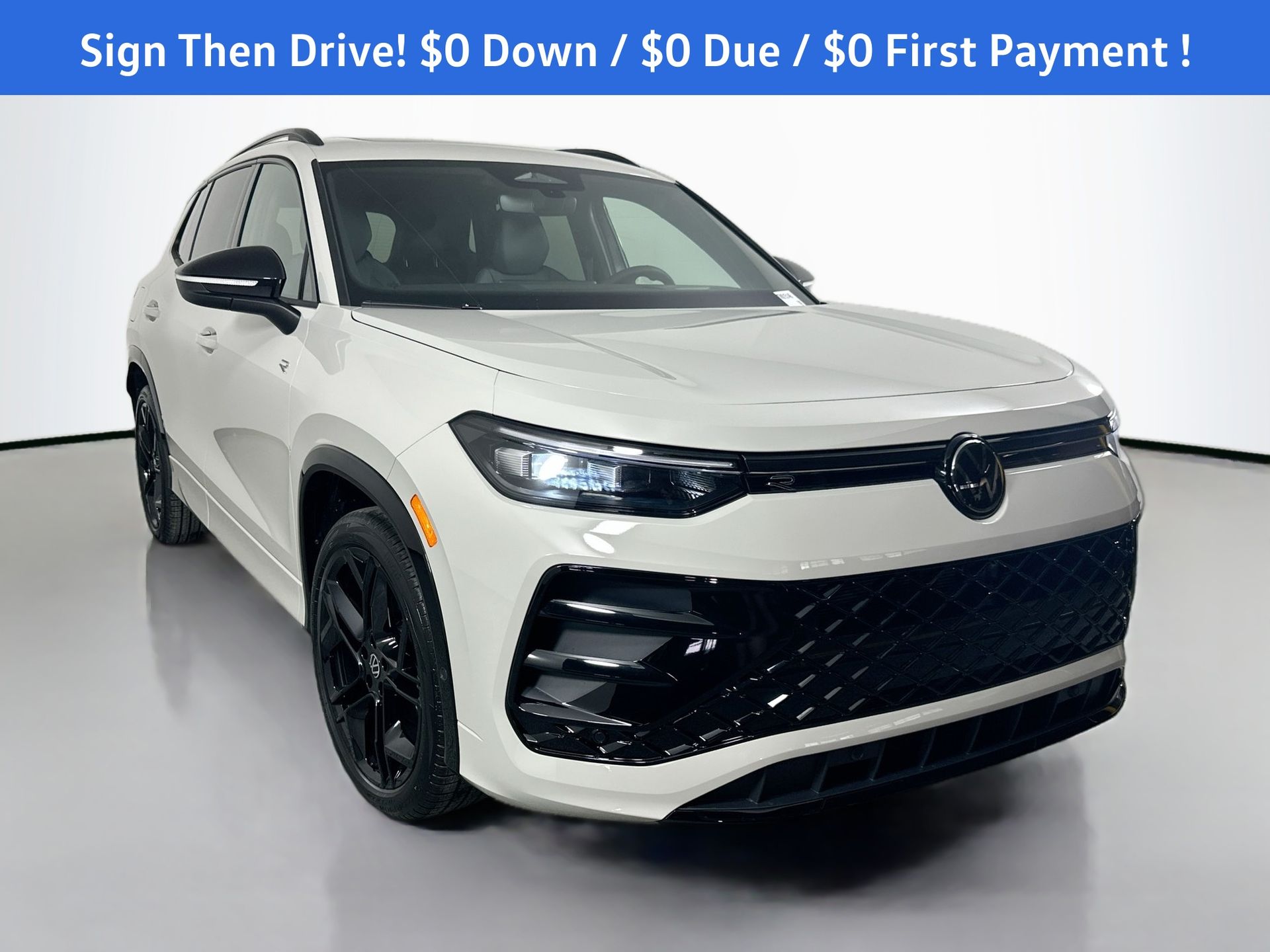 2026 Volkswagen Tiguan SE R-LINE BLACK