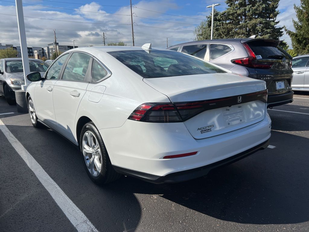 2023 Honda Accord LX photo 2