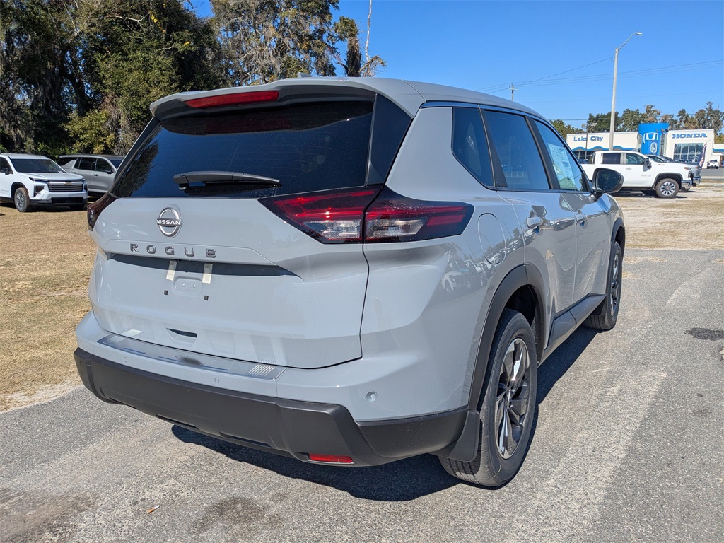 2026 Nissan Rogue SV photo 3