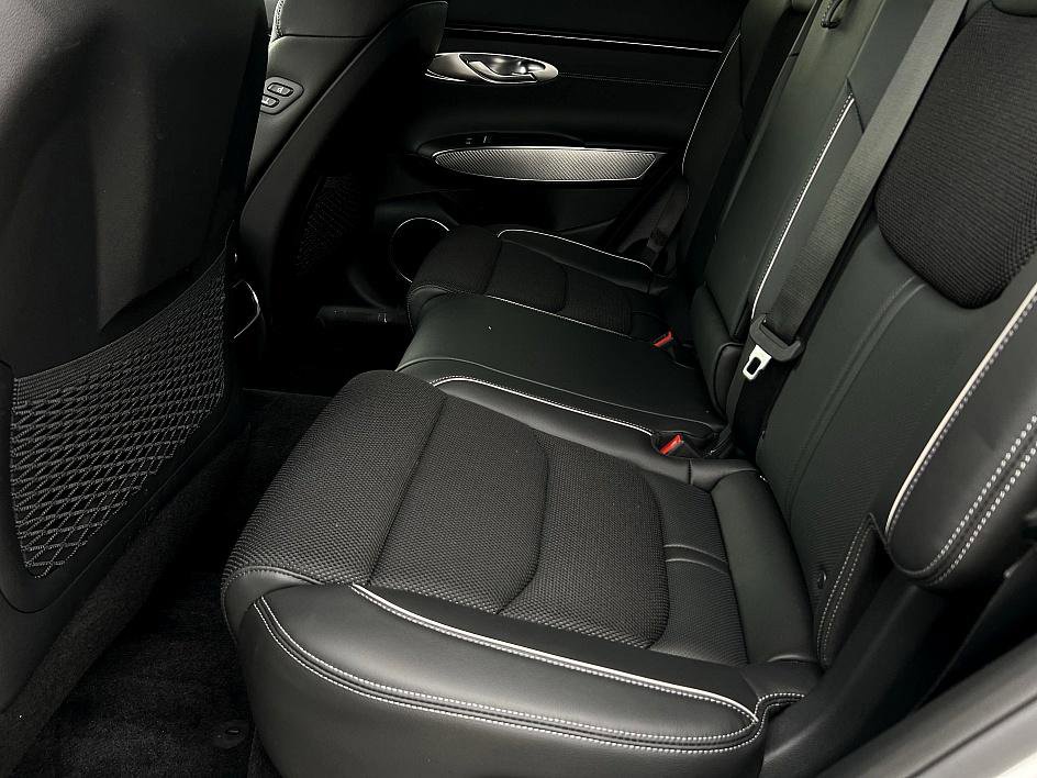 2025 Genesis GV70 3.5T Sport photo 9