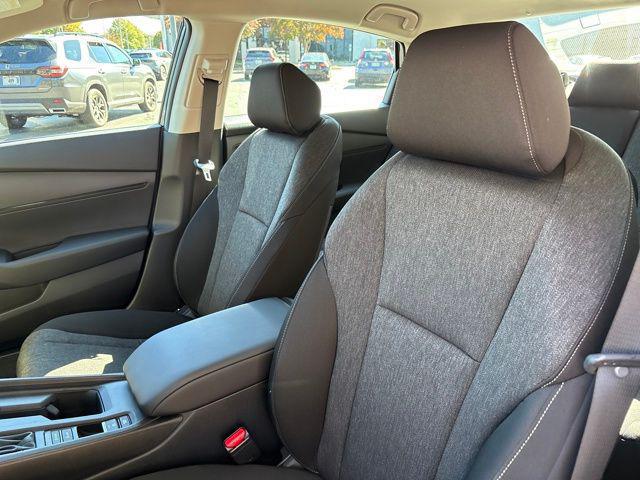 2025 Honda Accord LX photo 4