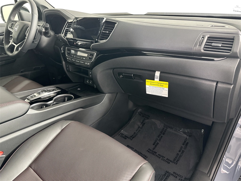2025 Honda Ridgeline Black Edition photo 29