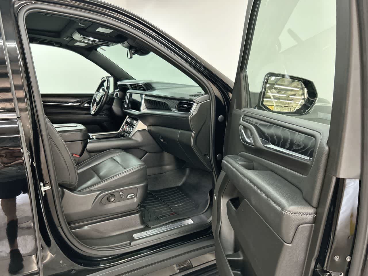 2023 Gmc Yukon XL Denali photo 16