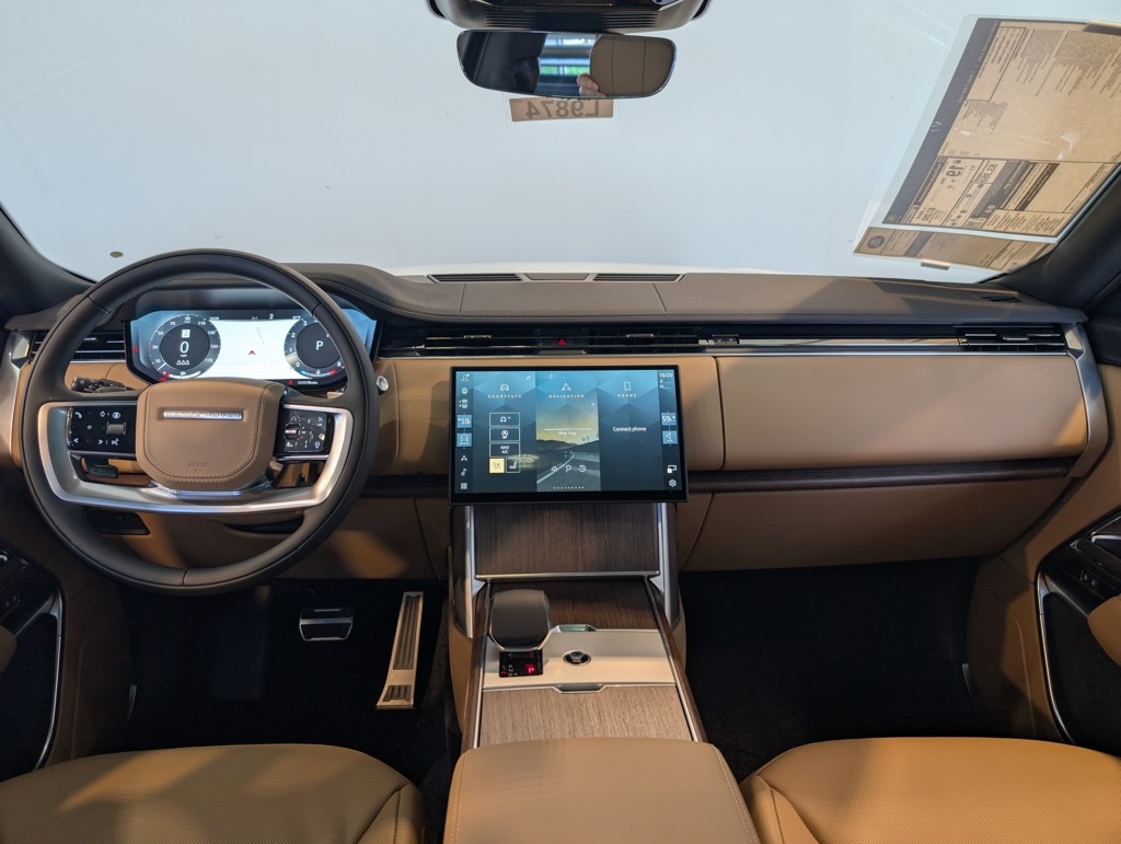 2025 Land Rover Range Rover SE photo 10