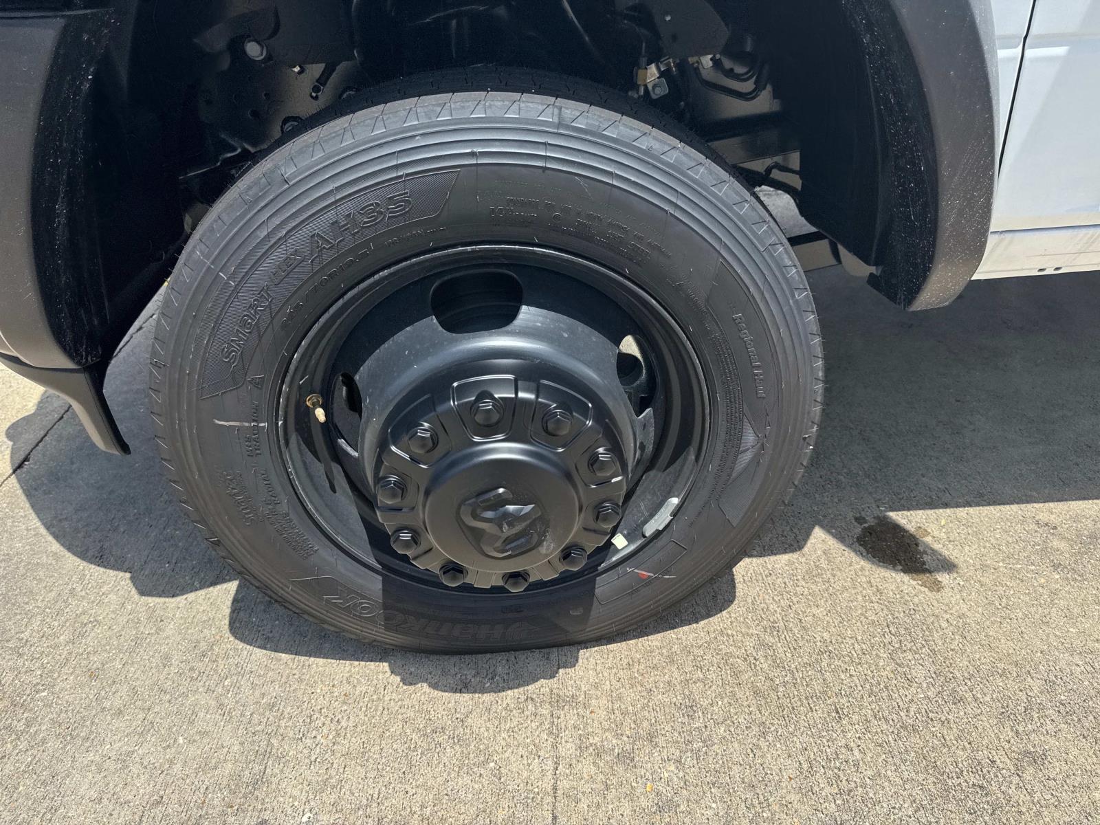2025 Ram 4500 Tradesman photo 3