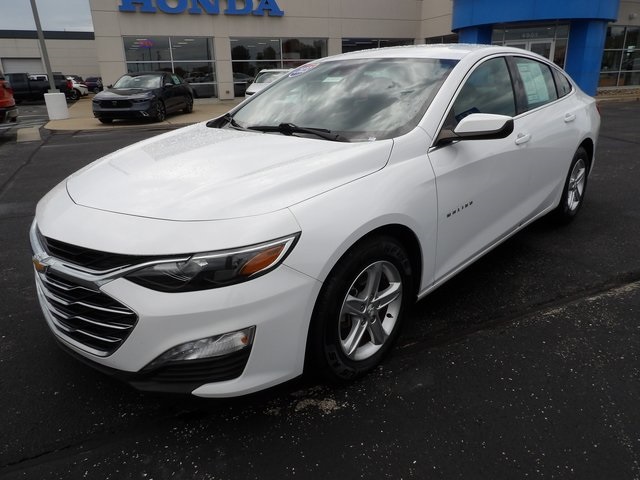 2023 Chevrolet Malibu 1LT photo 3
