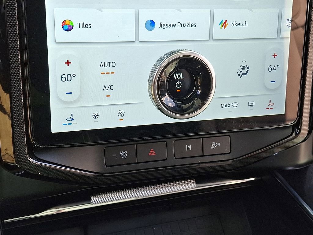 2022 Ford F-150 Lightning Platinum photo 16