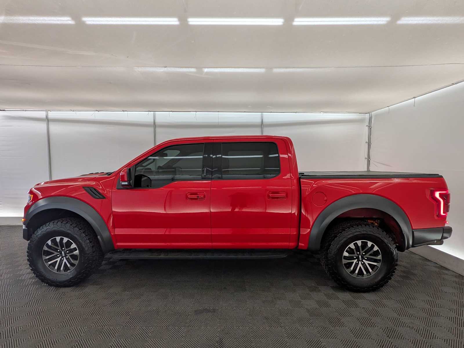 2019 Ford F-150 Raptor photo 2
