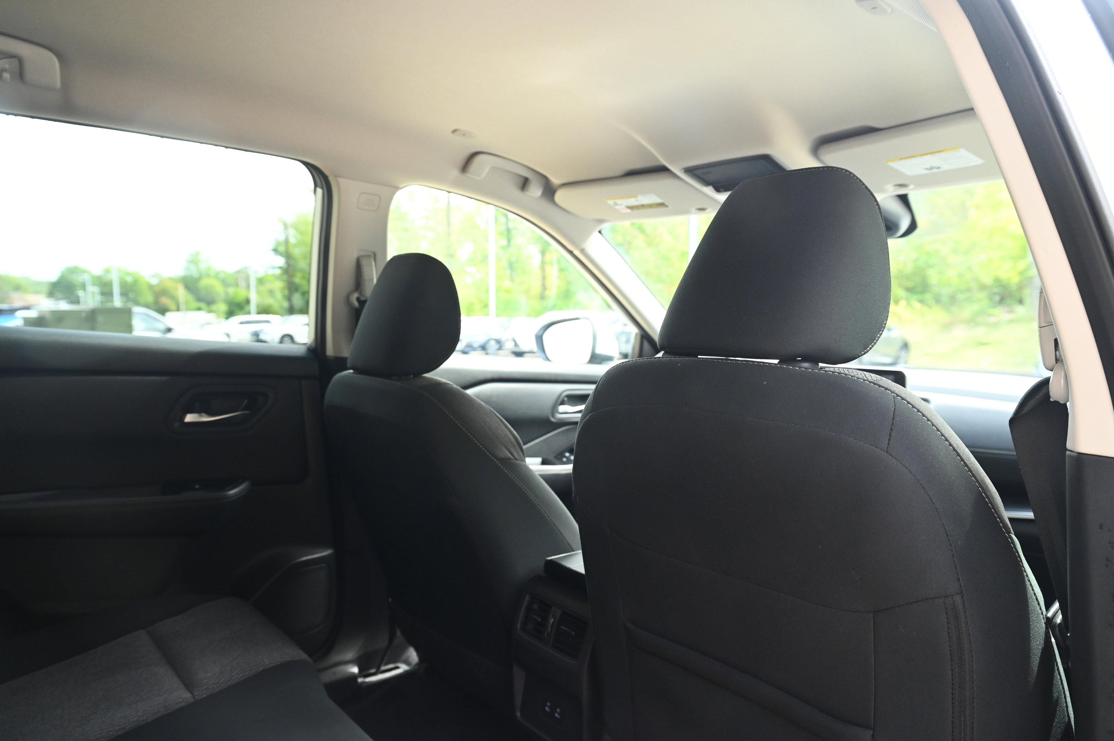 2024 Nissan Rogue SV photo 16