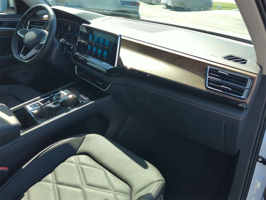 2026 Volkswagen Atlas SE Technology photo 25