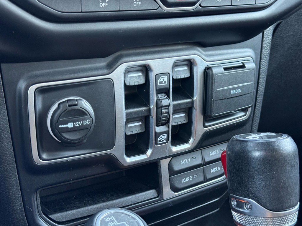 2020 Jeep Wrangler Unlimited Sahara photo 21