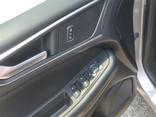 2022 Ford Edge SEL photo 13
