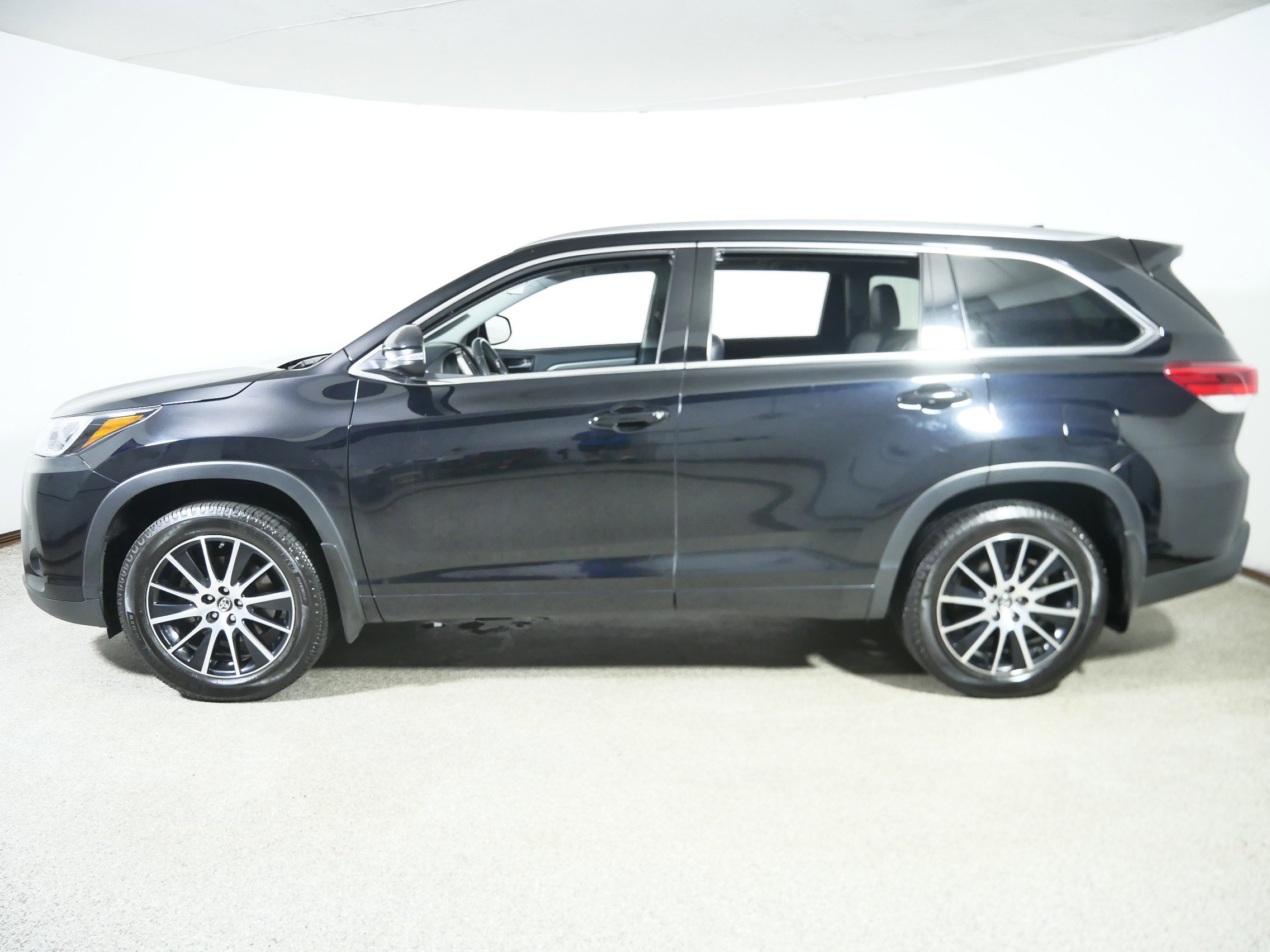 2019 Toyota Highlander Limited photo 4