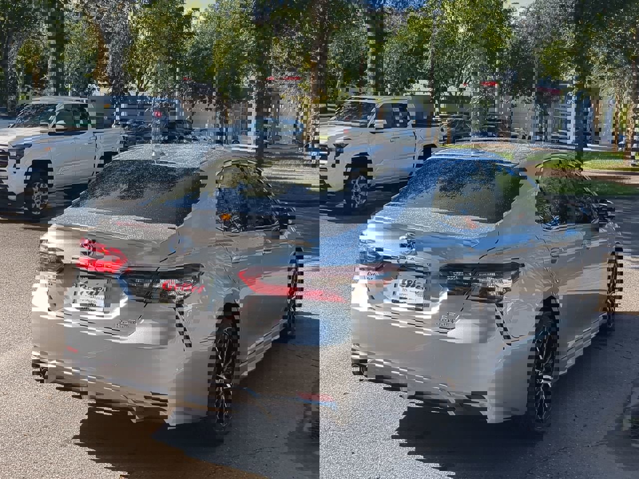 2023 Toyota Camry Hybrid SE photo 4