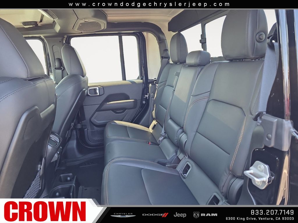 2025 Jeep Gladiator Sport photo 12