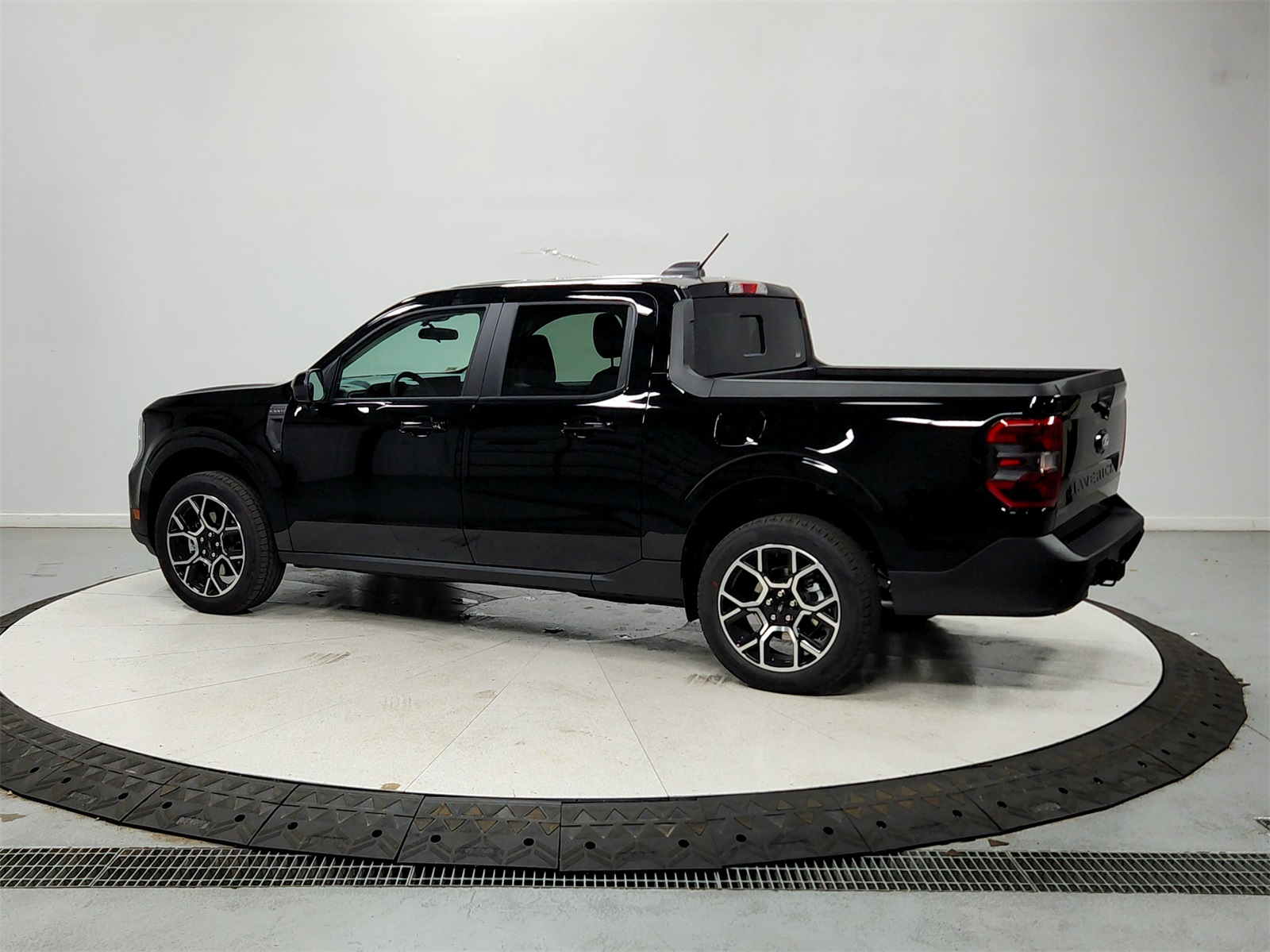 2025 Ford Maverick Lariat photo 4