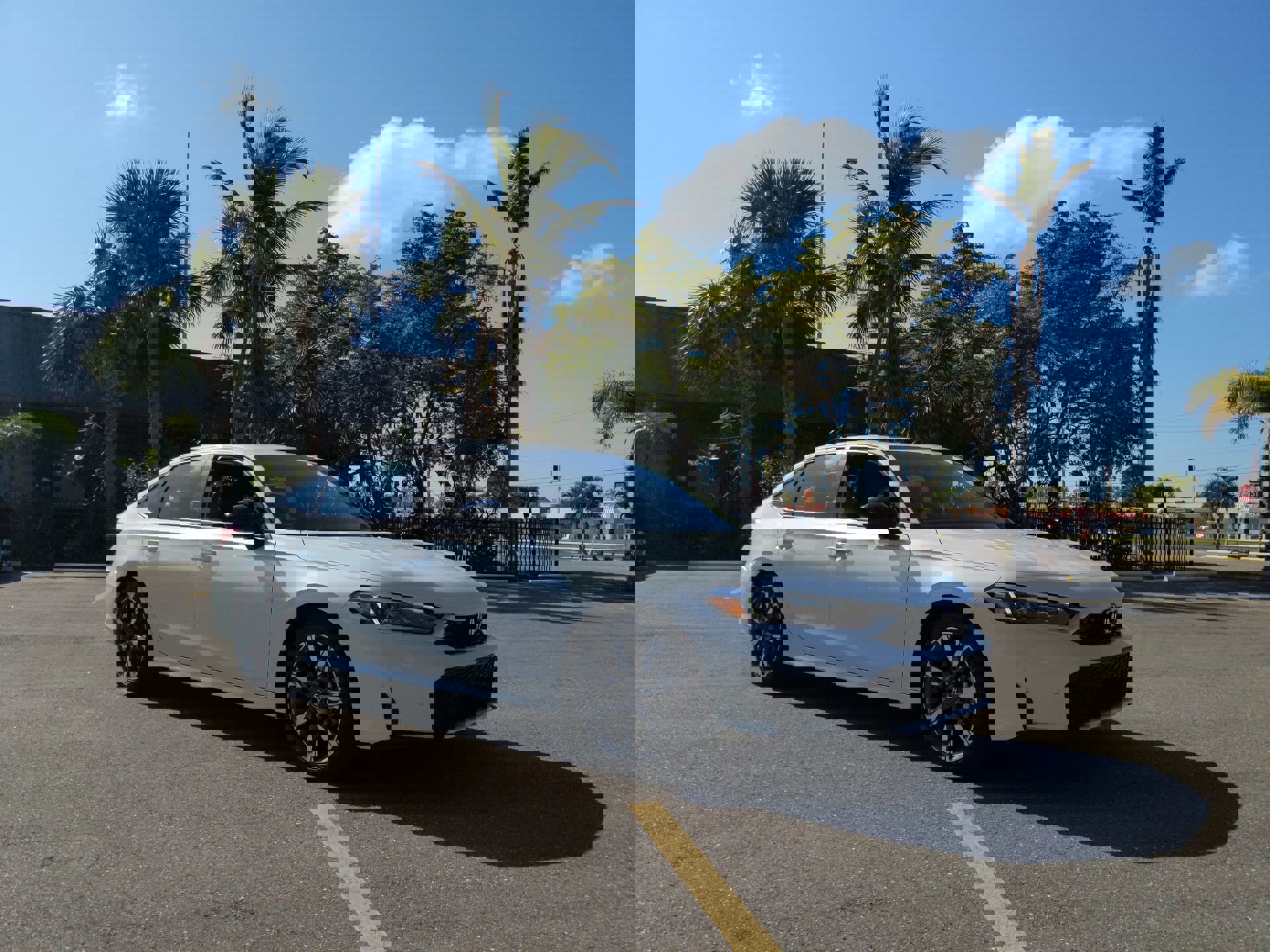 2025 Honda Civic Hybrid Sport Touring photo 2