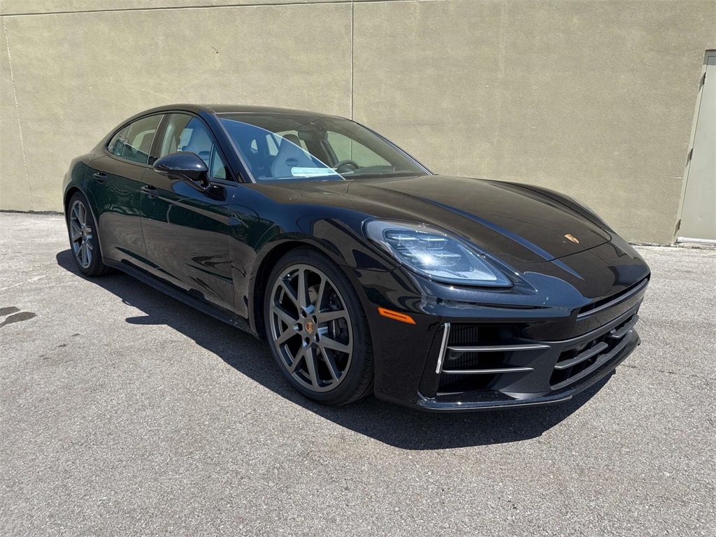 2025 Porsche Panamera 4 photo 6