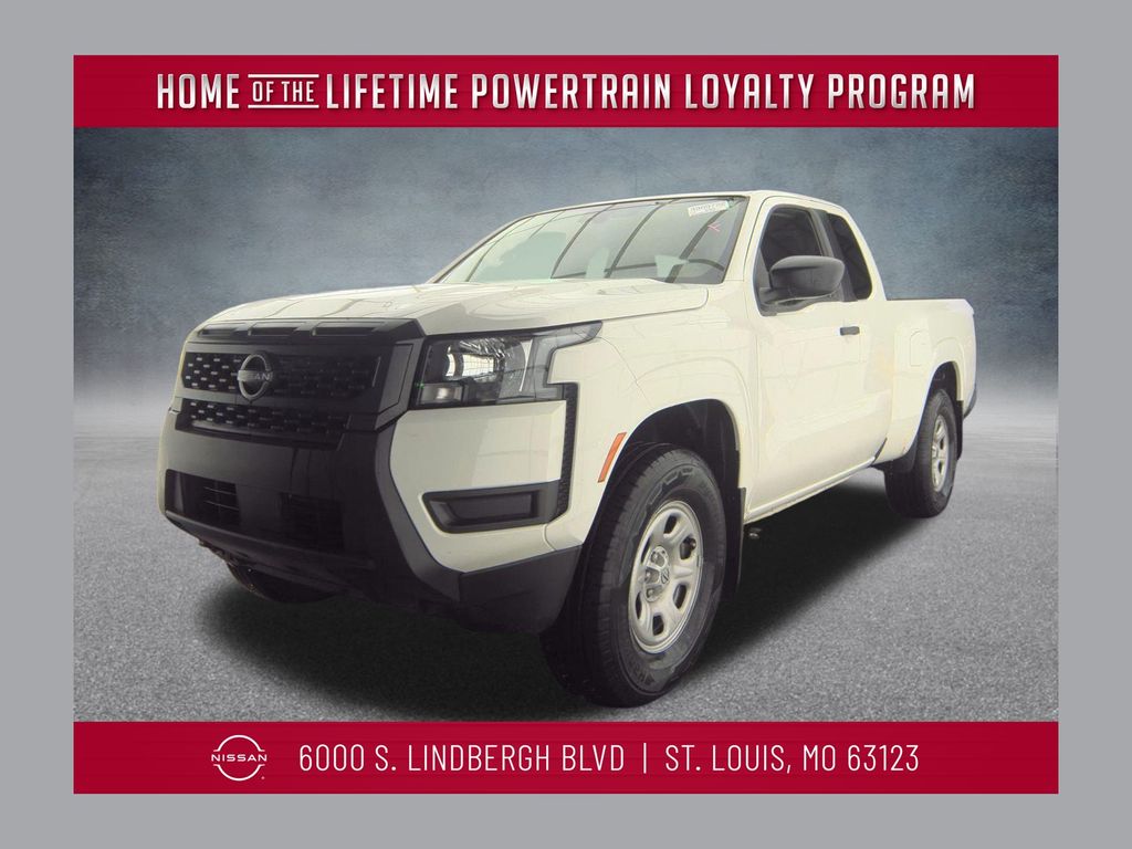 2025 Nissan Frontier S's photo