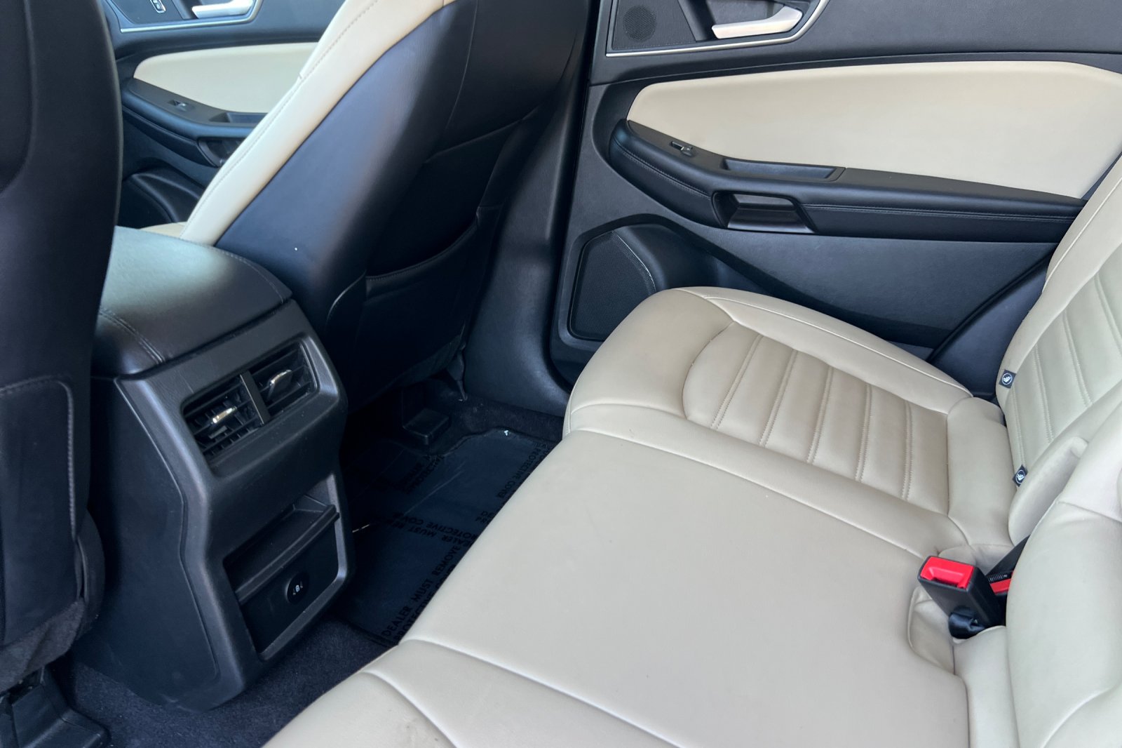 2023 Ford Edge SEL photo 8