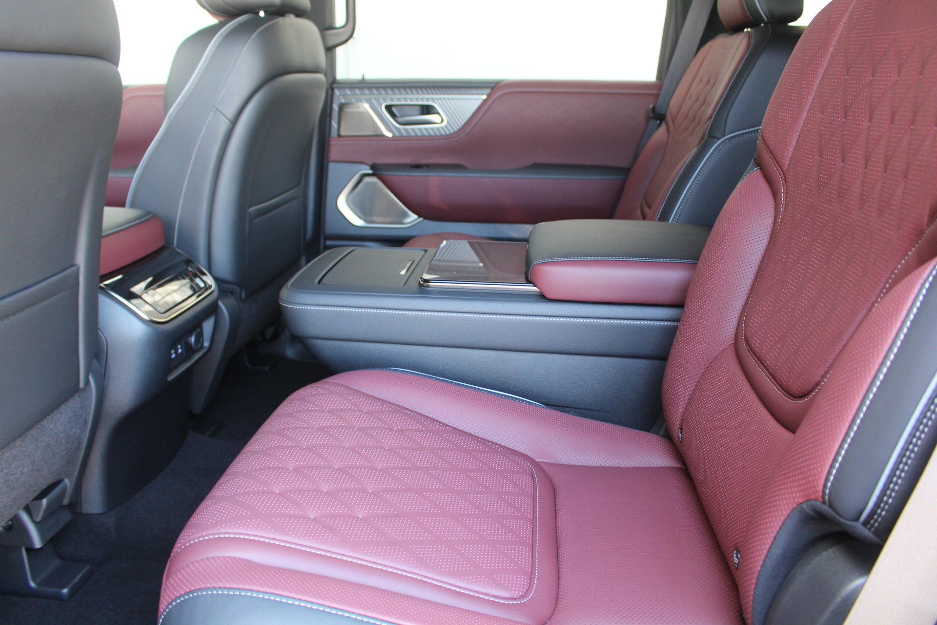 2026 Infiniti QX80 photo 14