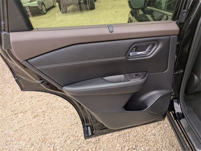2023 Nissan Rogue SL photo 10
