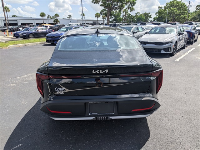 2025 Kia K4 LXS photo 4