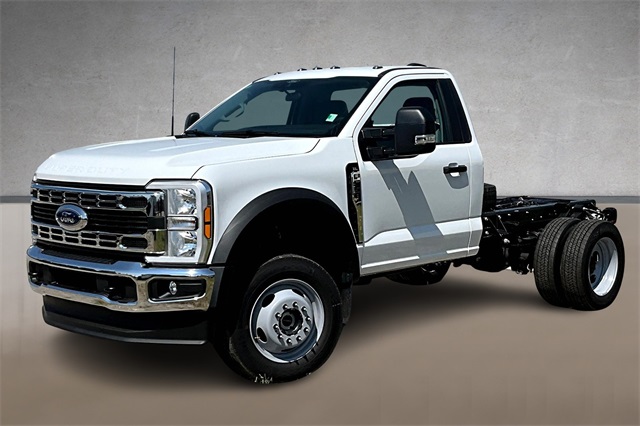 2025 Ford F-550 Super Duty Chassis Cab XL's photo