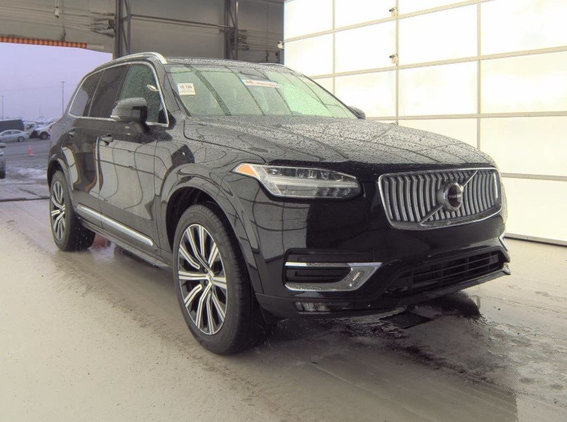 2025 Volvo XC90 Core's photo