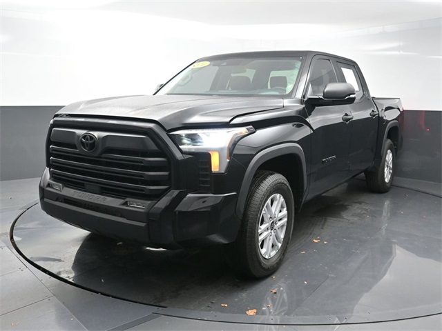 2024 Toyota Tundra SR5's photo
