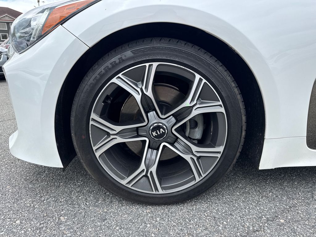 2020 Kia Stinger GT-Line photo 9
