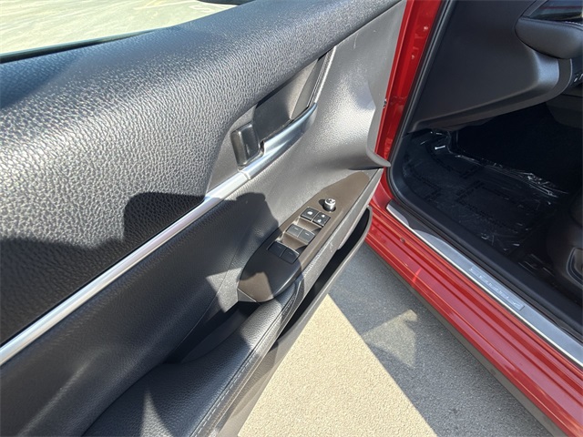 2022 Toyota Camry Hybrid XSE photo 13