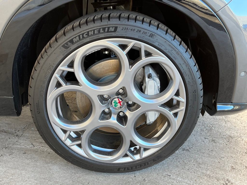 2024 Alfa Romeo Tonale Ti photo 4