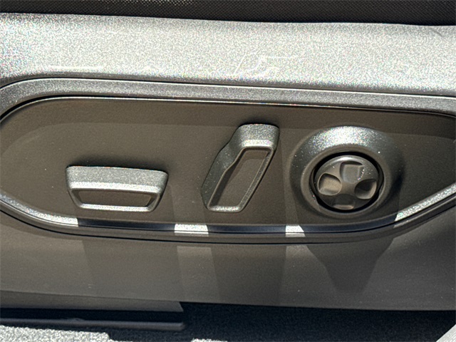 2024 Jeep Grand Cherokee Laredo Altitude X photo 19