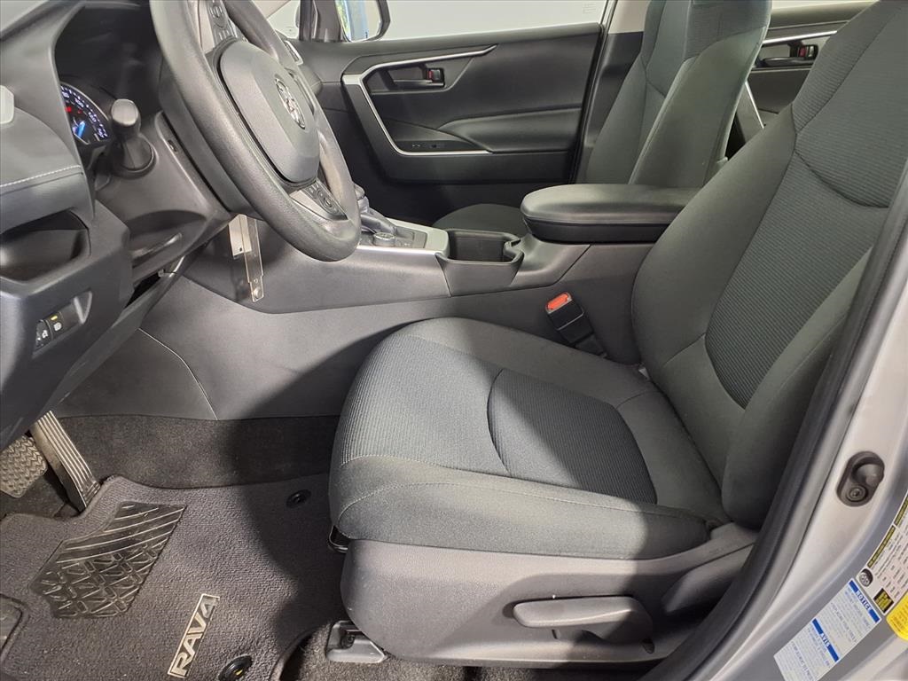2022 Toyota RAV4 Hybrid LE photo 8