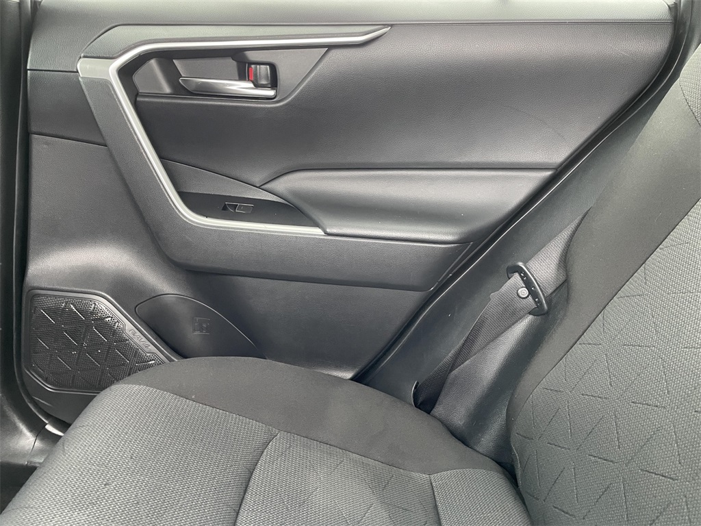 2022 Toyota RAV4 XLE photo 20