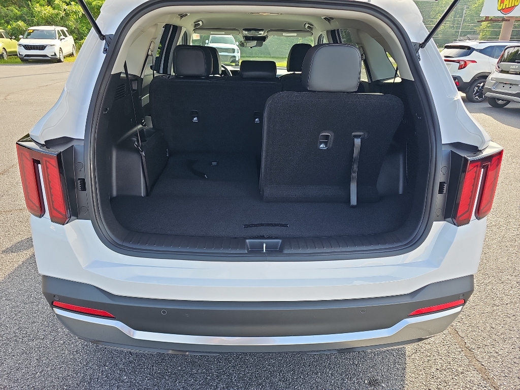 2025 Kia Sorento S photo 17