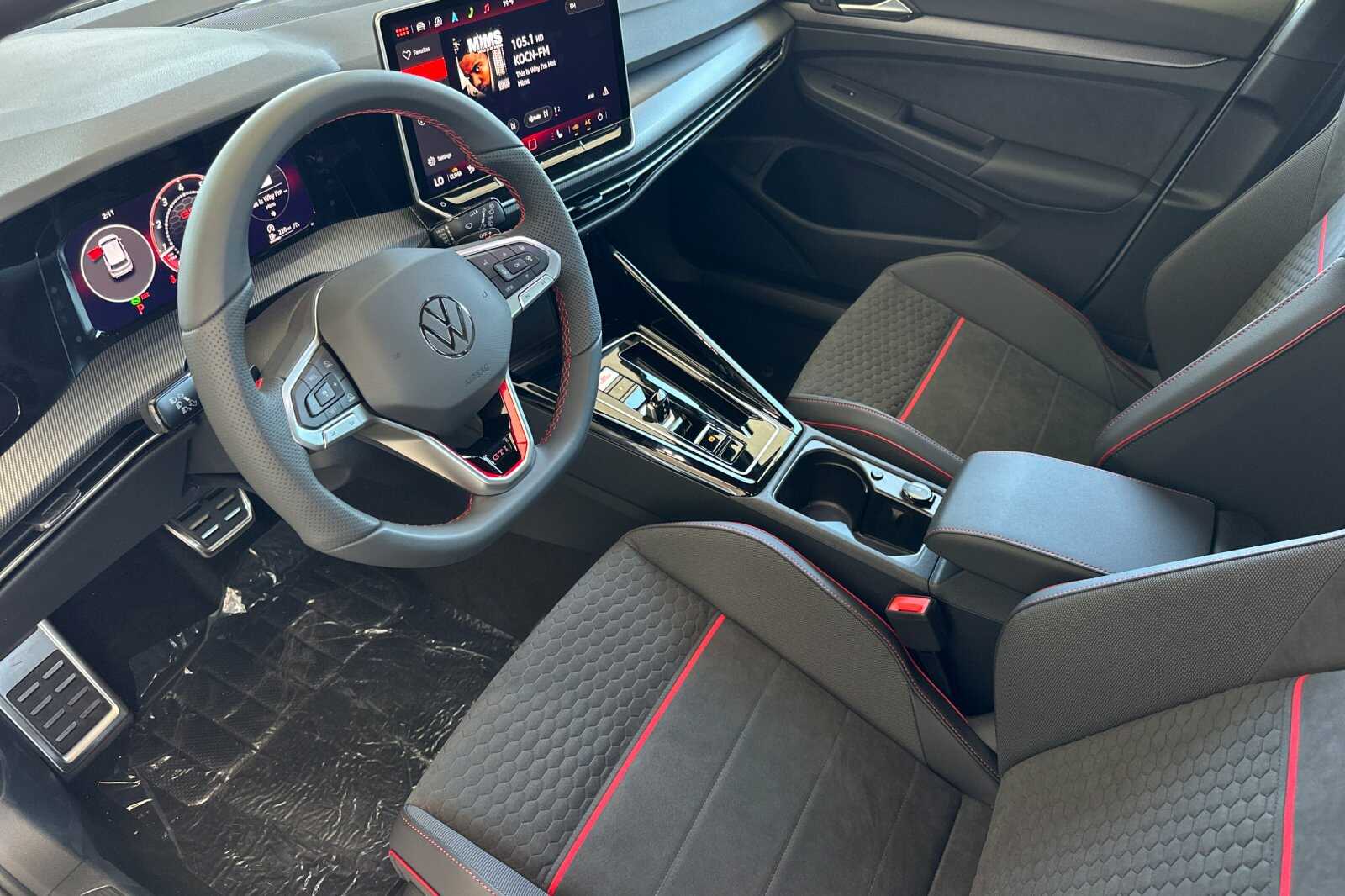 2025 Volkswagen Golf GTI SE photo 10