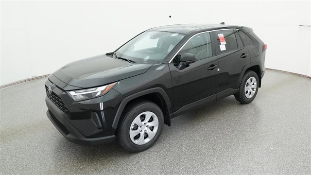 2025 Toyota RAV4 LE's photo