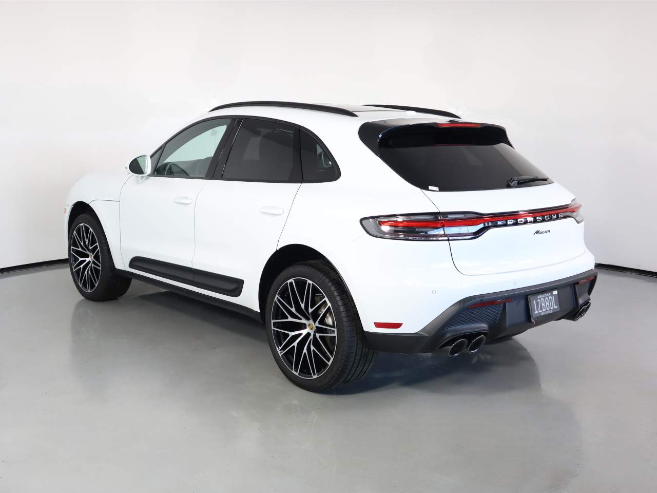 2026 Porsche Macan T photo 3