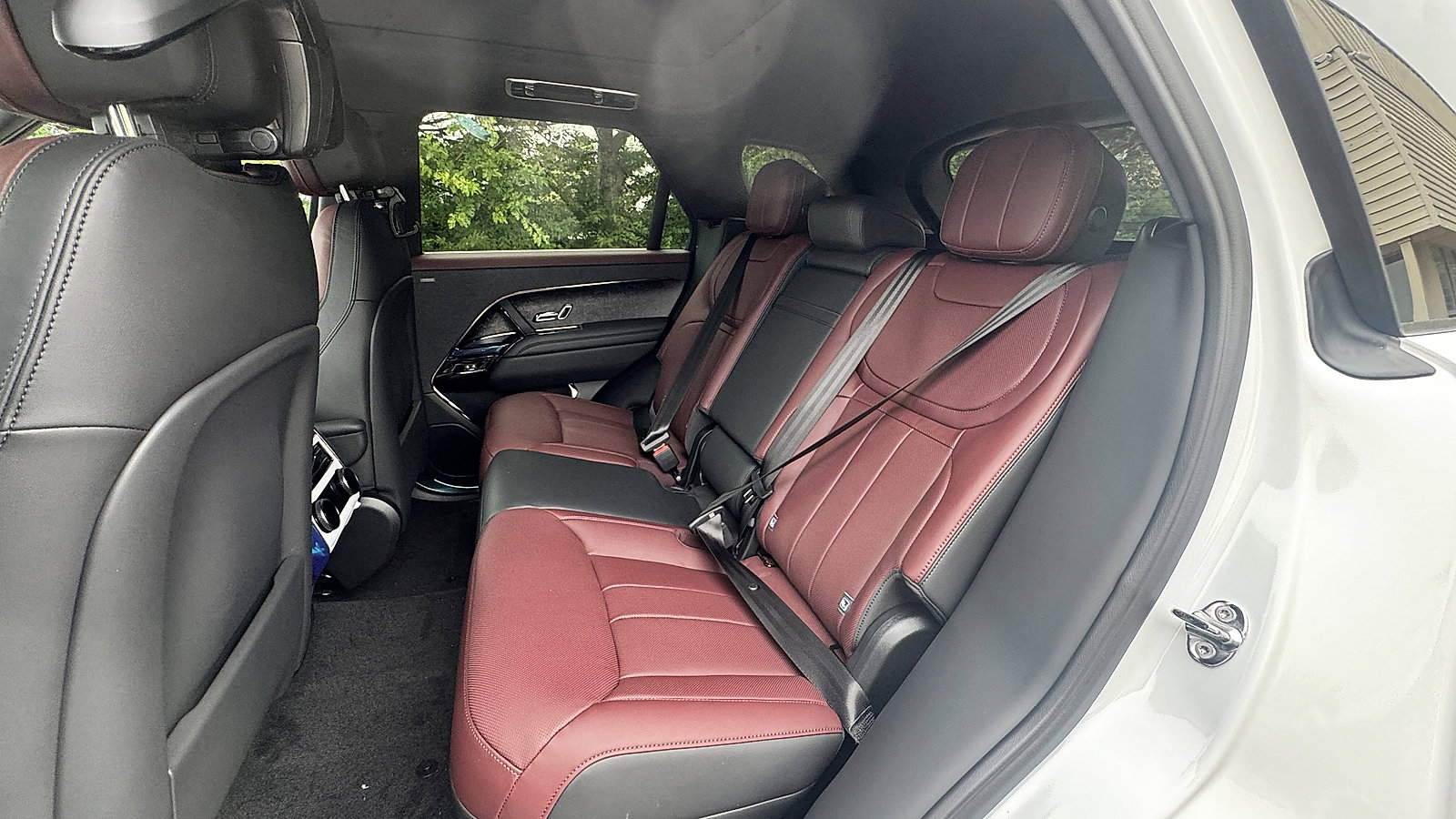 2025 Land Rover Range Rover Sport SE photo 13