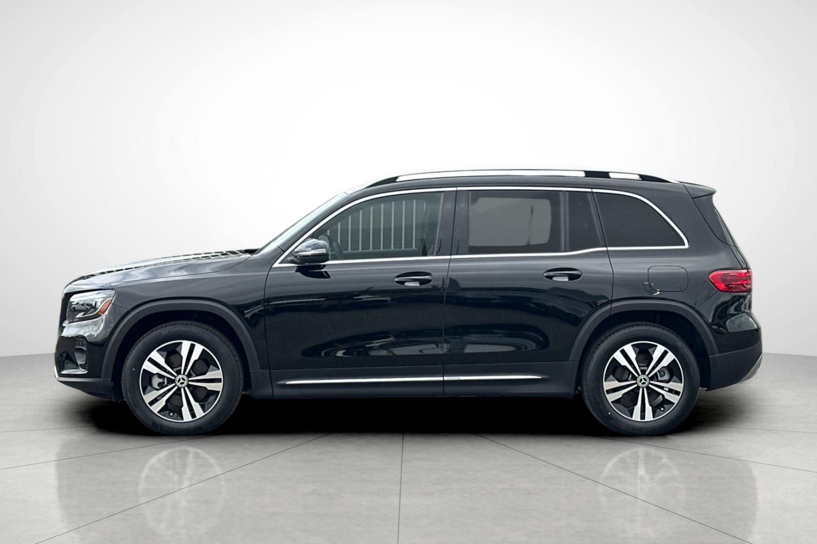 2025 Mercedes Benz GLB 250 photo 25