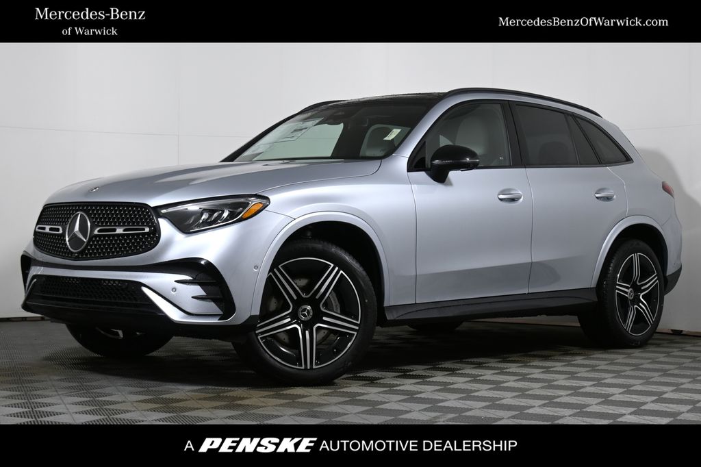 2026 Mercedes-Benz GLC Base's photo