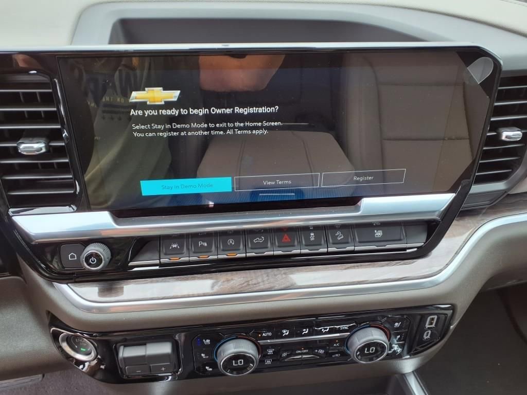 2025 Chevrolet Silverado 1500 LTZ photo 16