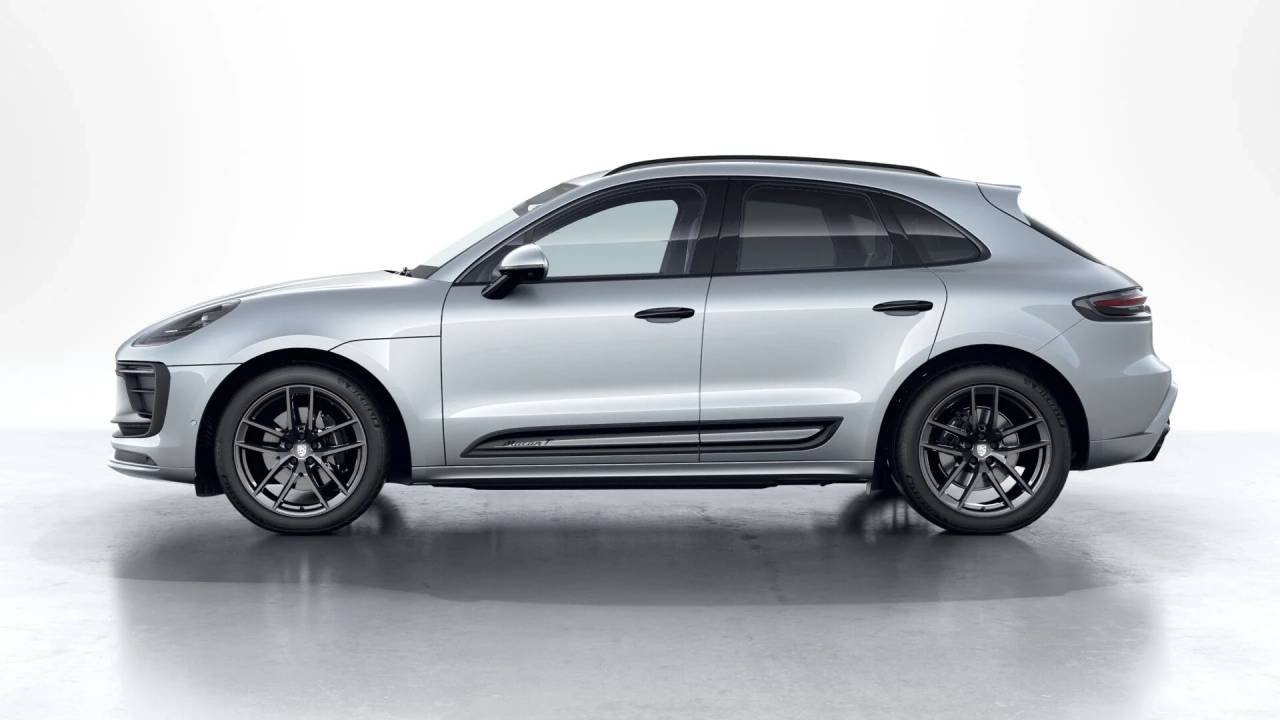 2026 Porsche Macan T photo 2