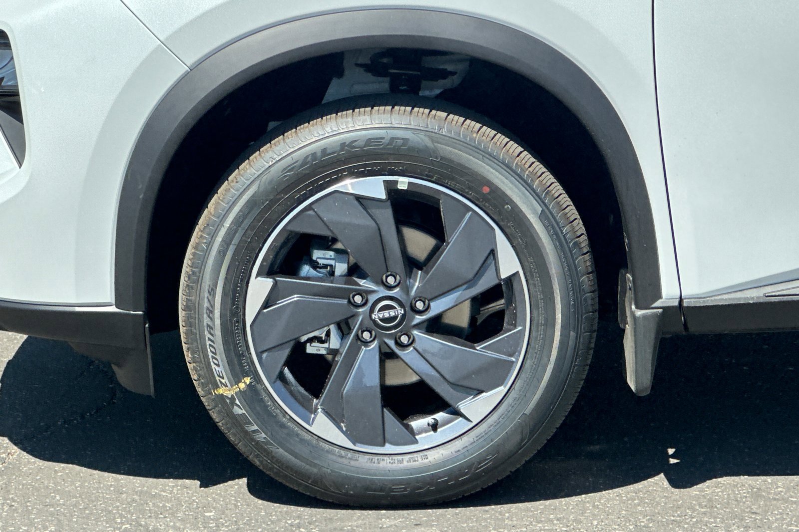 2026 Nissan Rogue SV photo 21