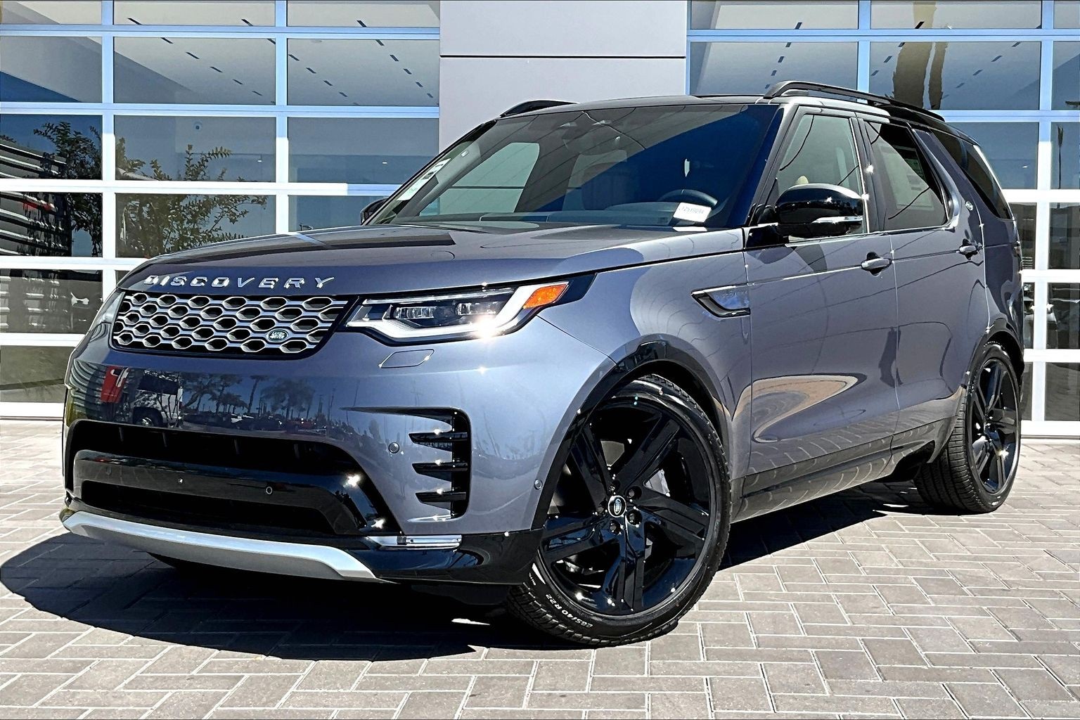 2026 Land Rover Discovery Gemini Edition
