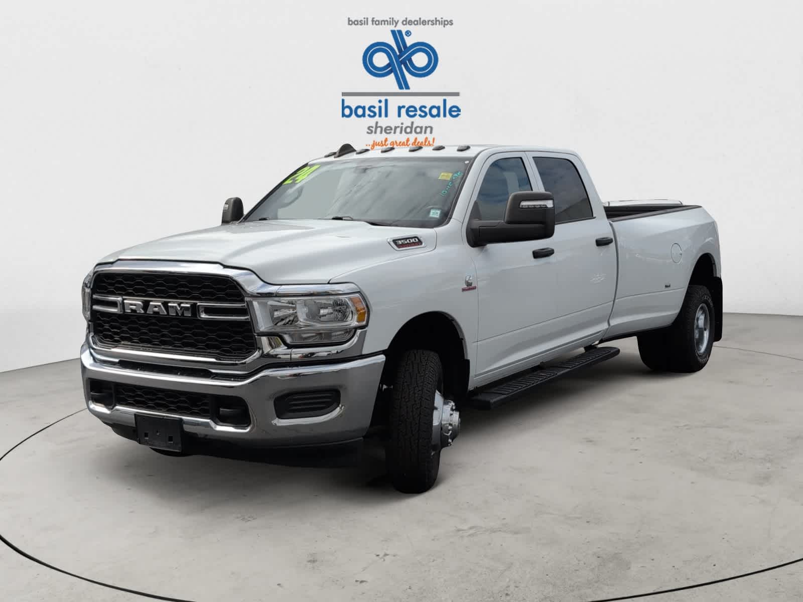 2024 Ram 3500 Tradesman photo 2