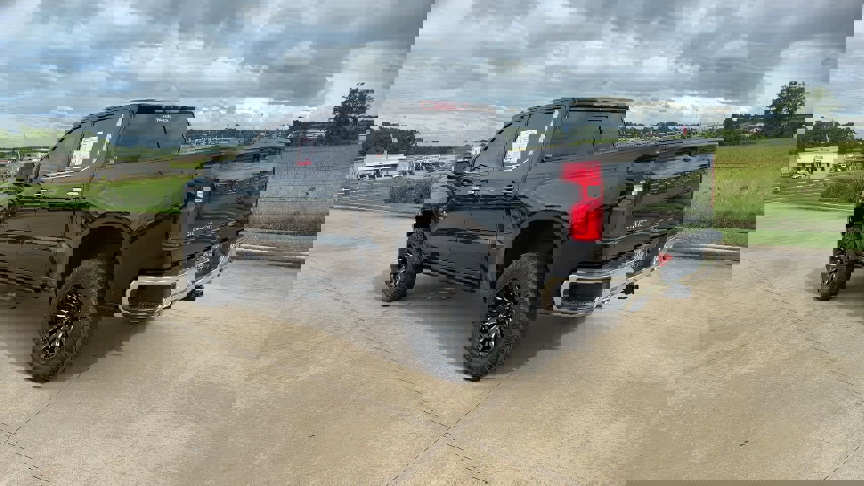 2023 Chevrolet Silverado 1500 LTZ photo 6